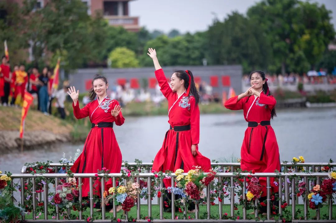 燃动金秋 | 草艇竞渡，夺人风采彰显非遗文化瑰宝之韵(图9)